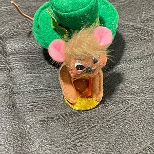 Annalee, found gold mouse.  Green-Hat Felt Mouse Ornament with Gold Coin Accent